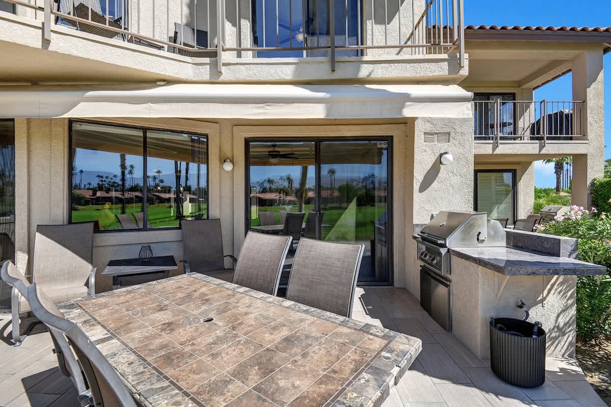 PATIO TABLE.jpg mls