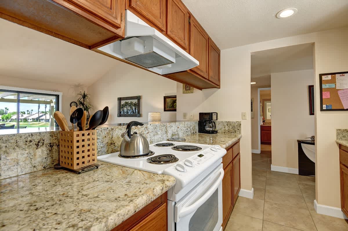 KITCHEN REVERSE