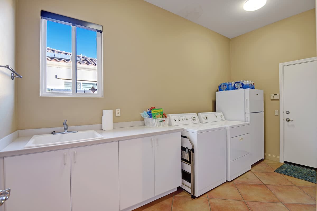 LAUNDRY.jpg mls
