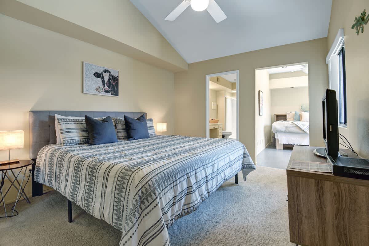 BEDROOM 2