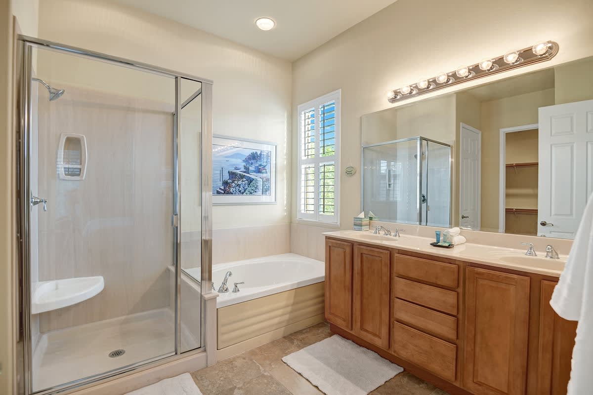 MAIN BATHROOM