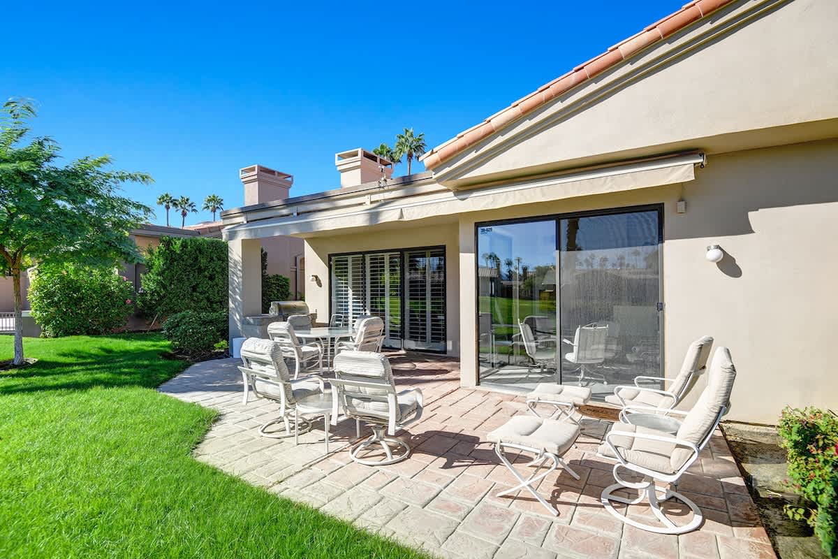 BACK PATIO.jpg mls