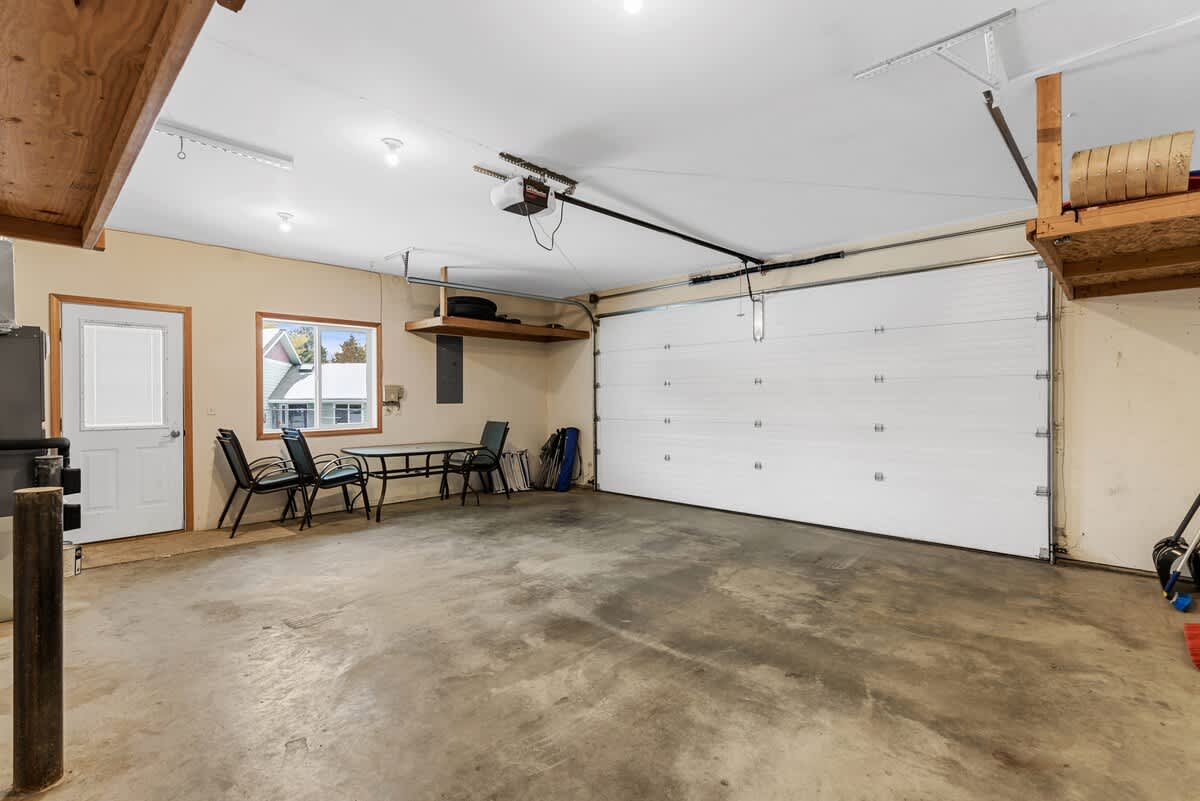 Garage Area