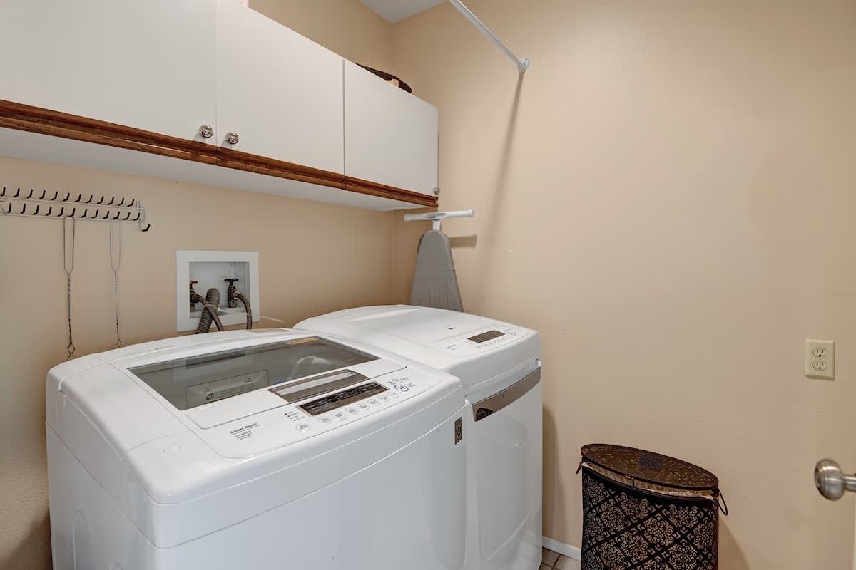 LAUNDRY.jpg mls
