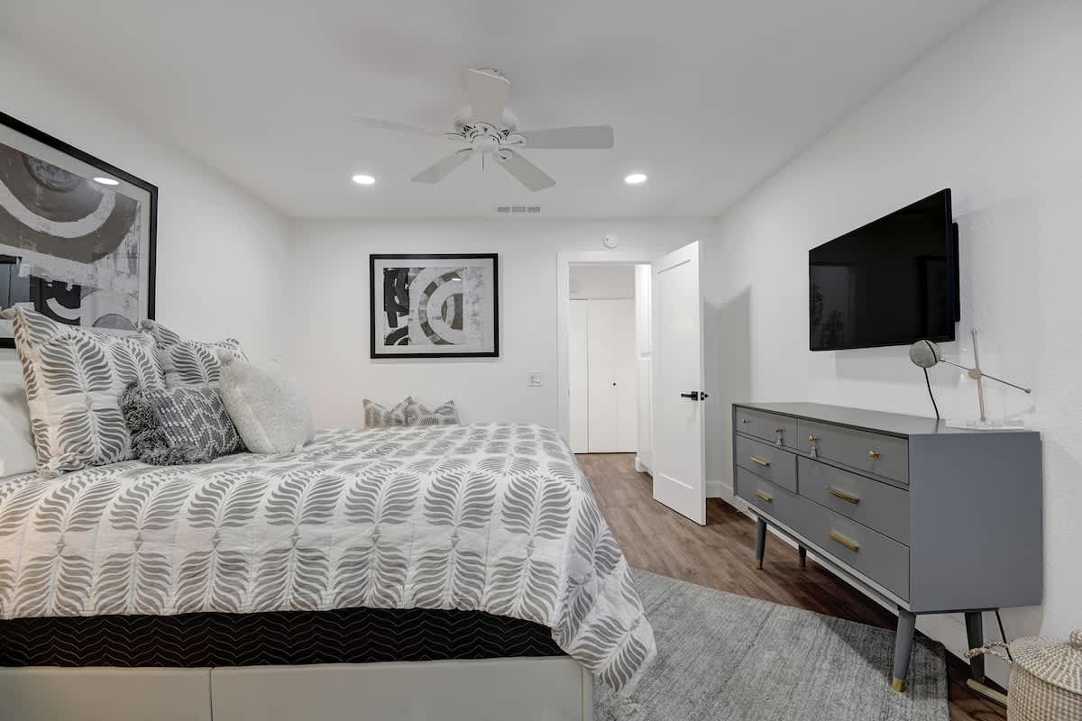 BEDROOM 1