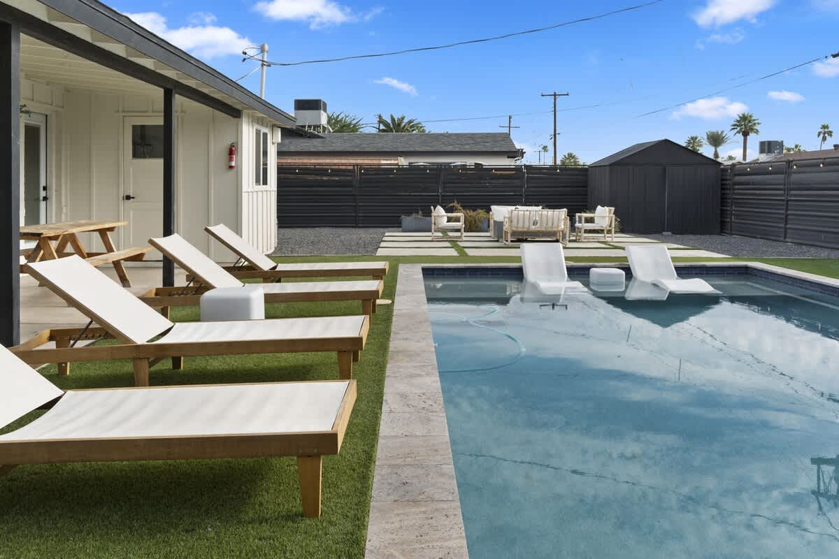 Poolside Seating
