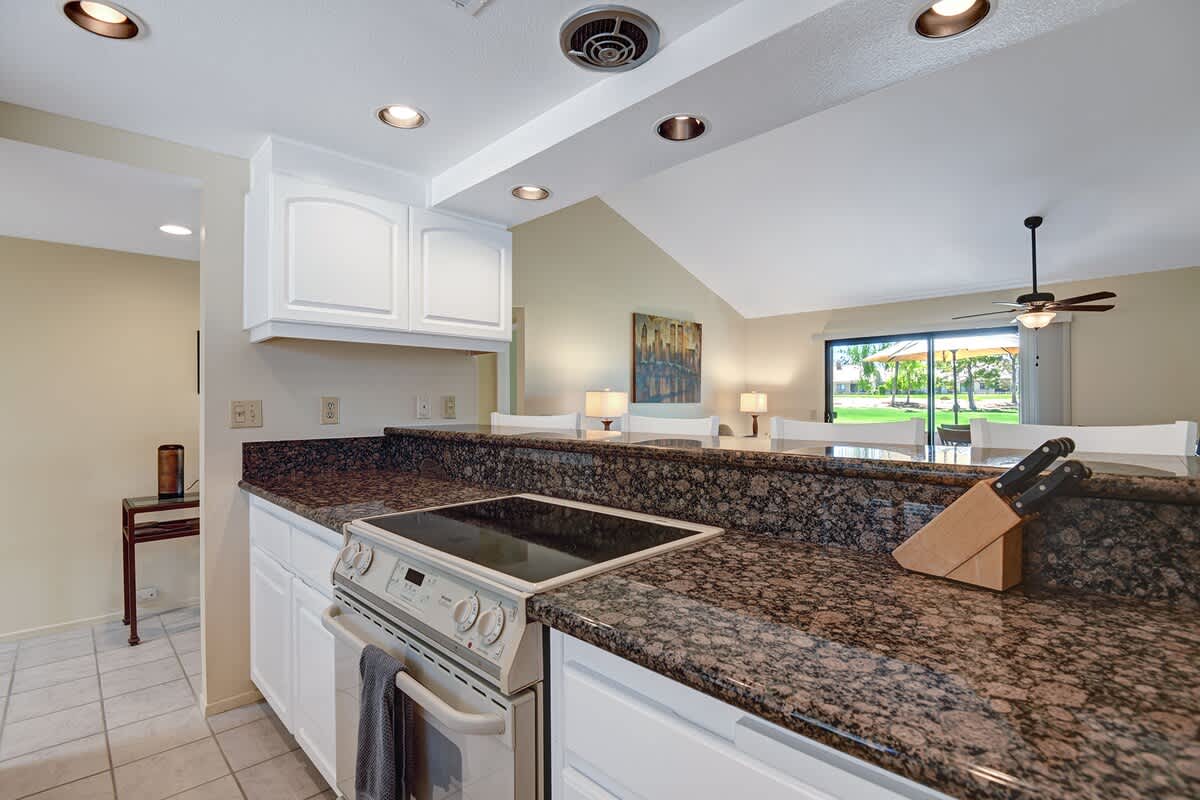 KITCHEN REVERSE