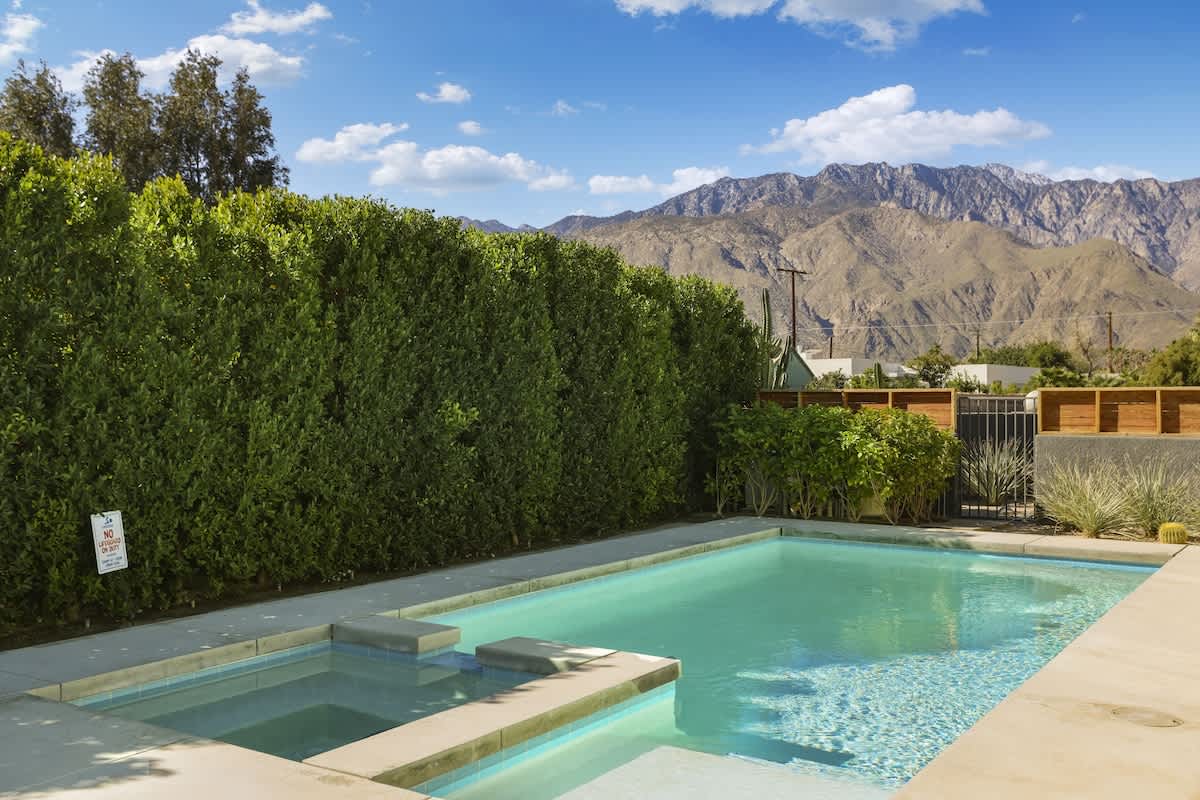 Small pool/hot tub