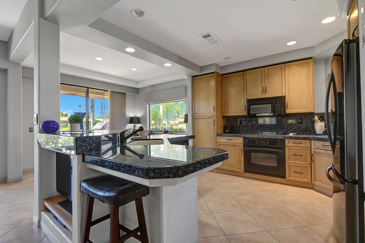KITCHEN.jpg mls