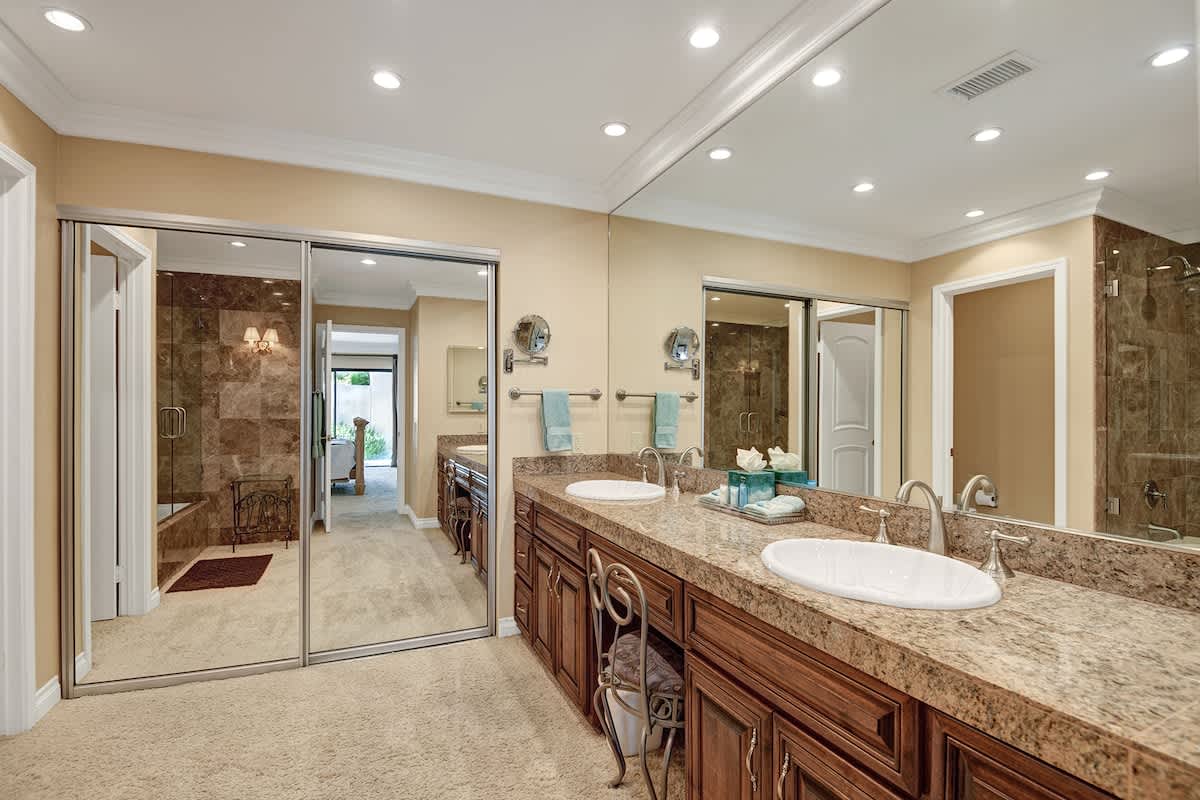 MAIN BATHROOM