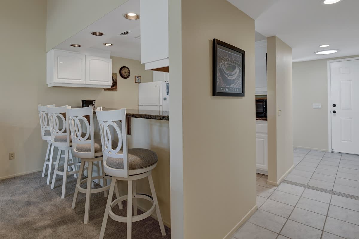 KITCHEN BAR TOP