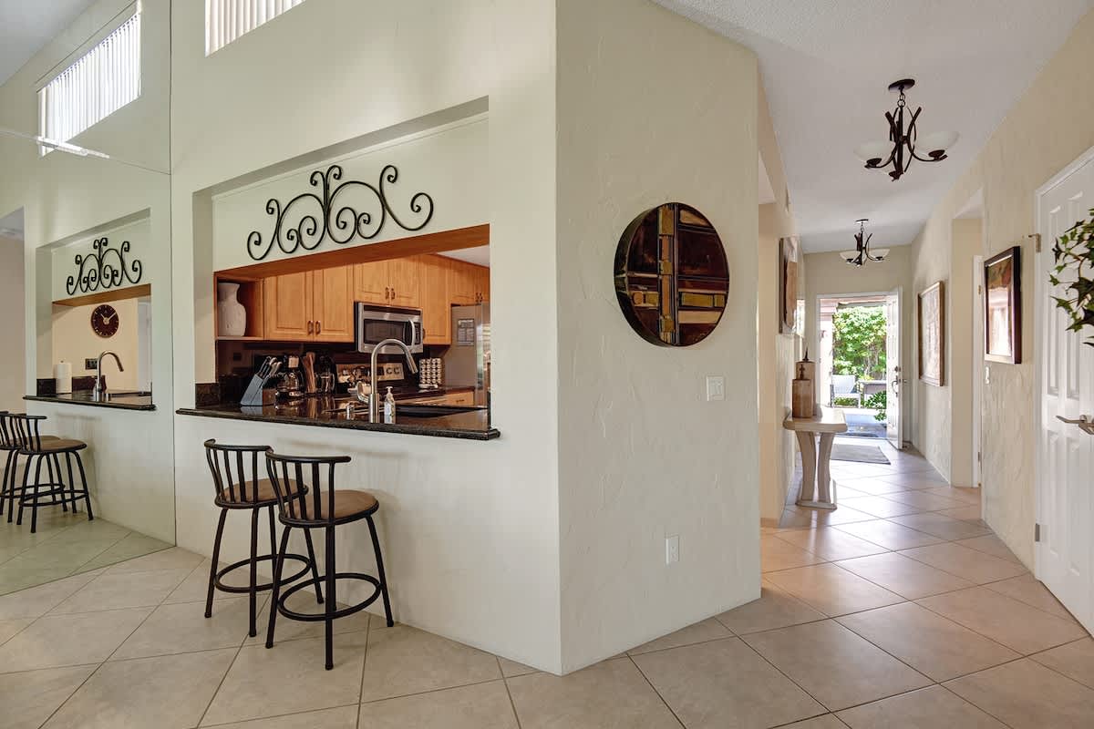 KITCHEN BAR TOP