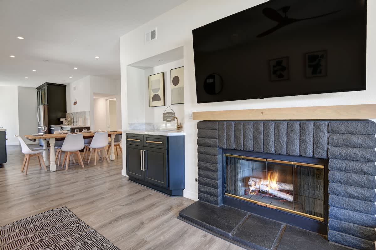 FIREPLACE TO BAR