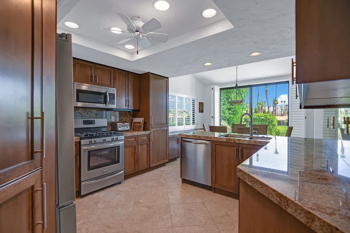 KITCHEN REVERSE