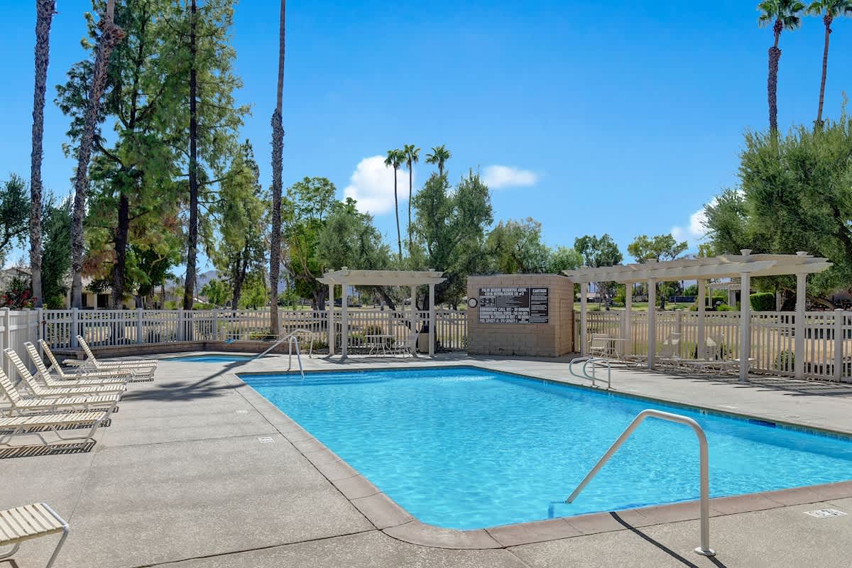 POOL.jpg mls
