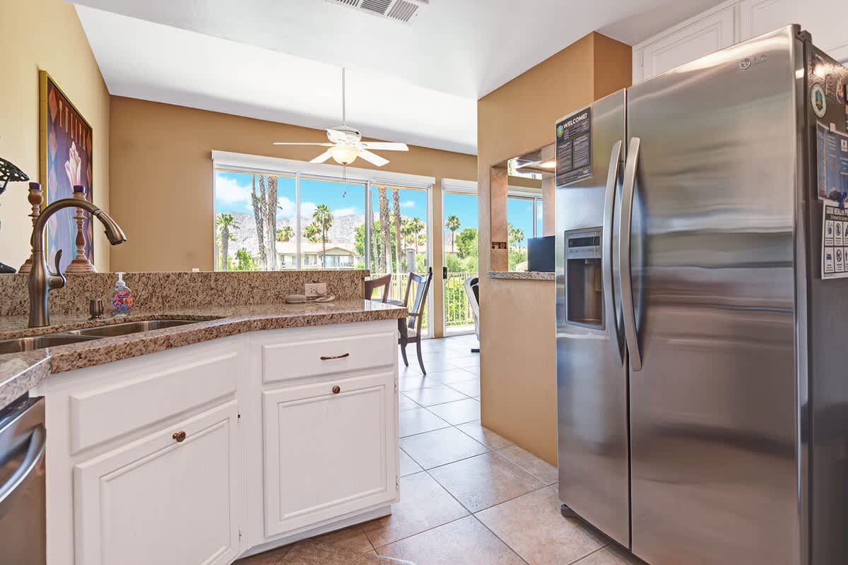 KITCHEN REEVERSE