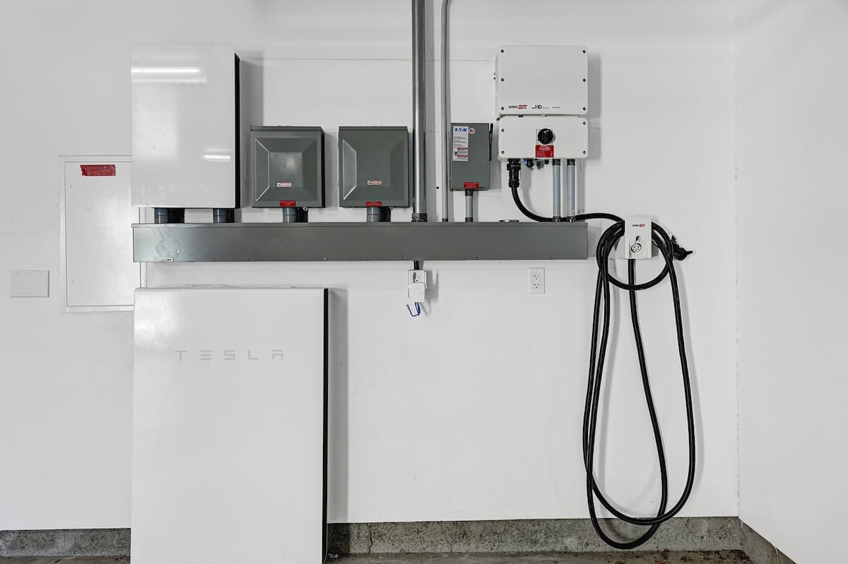 EV CHARGER