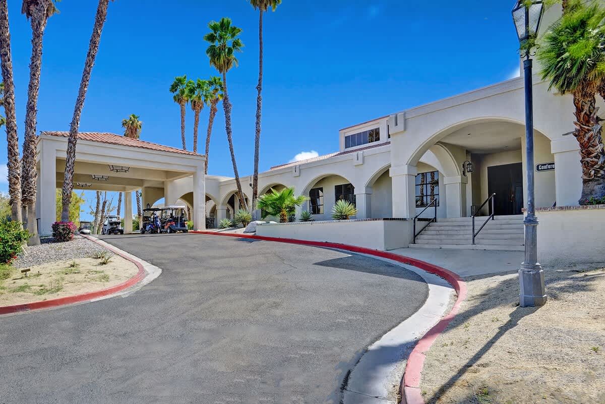 CLUBHOUSE