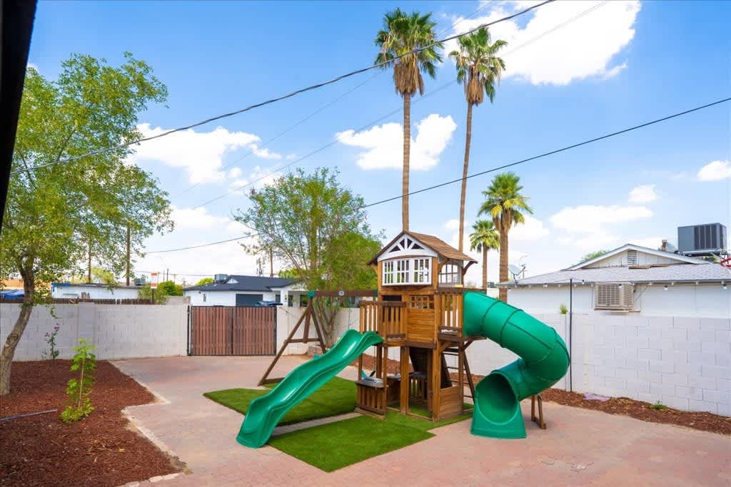 PLAY AREA