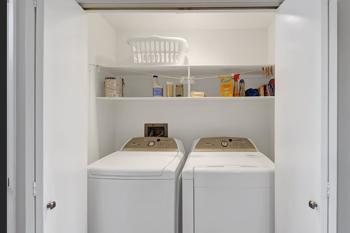 LAUNDRY.jpg mls