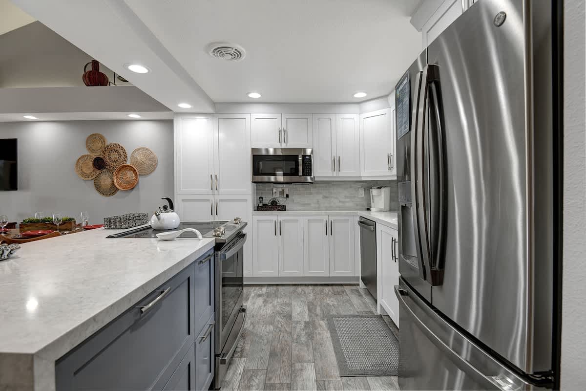 KITCHEN TIGHT