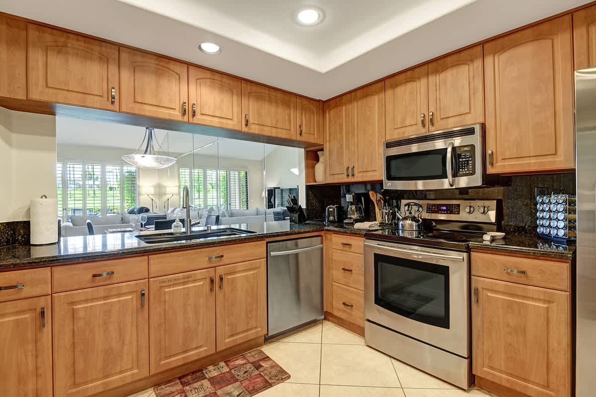 KITCHEN TIGHT