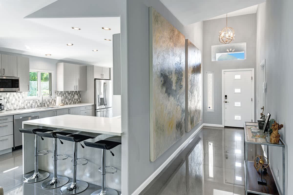 ENTRY WAY REVERSE