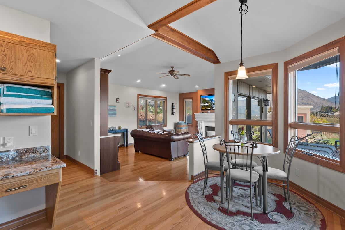 Breakfast nook