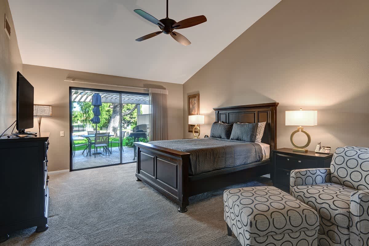 MAIN BEDROOM