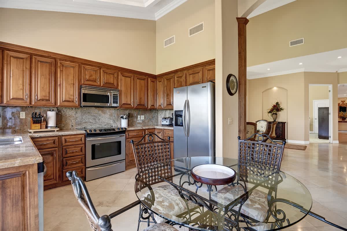 KITCHEN REVERSE