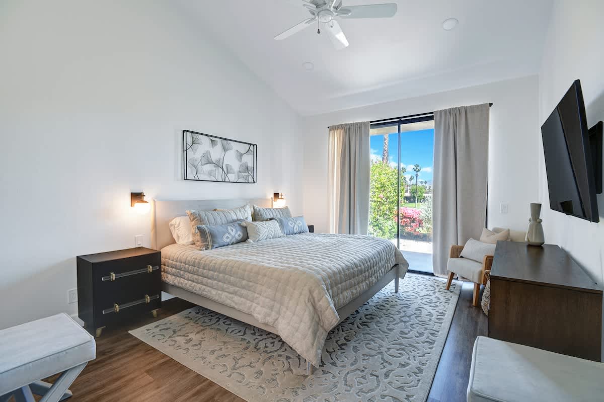 MAIN BEDROOM