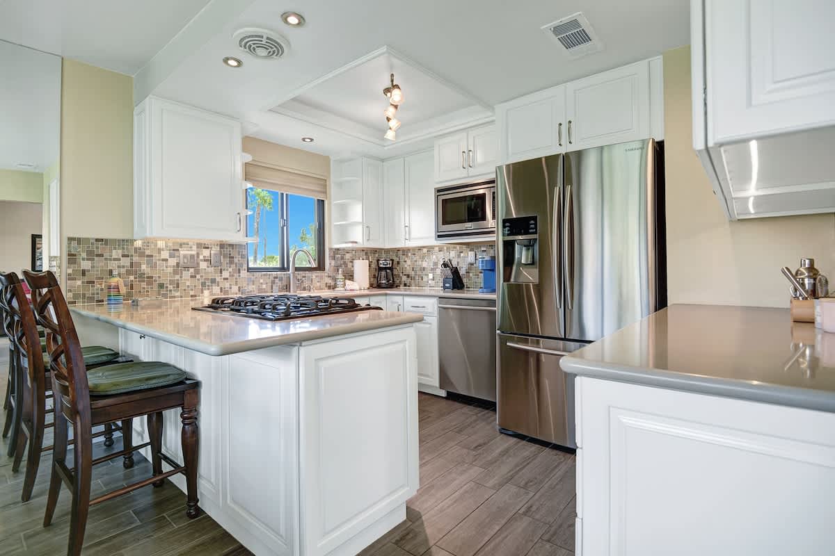 KITCHEN.jpg mls