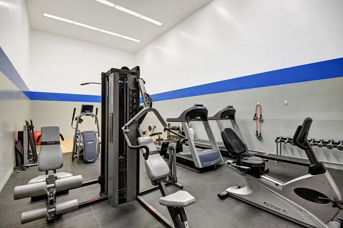 COMMUNITY GYM