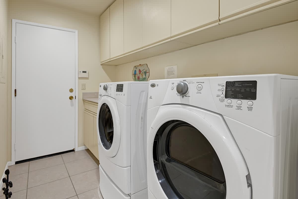 LAUNDRY.jpg mls