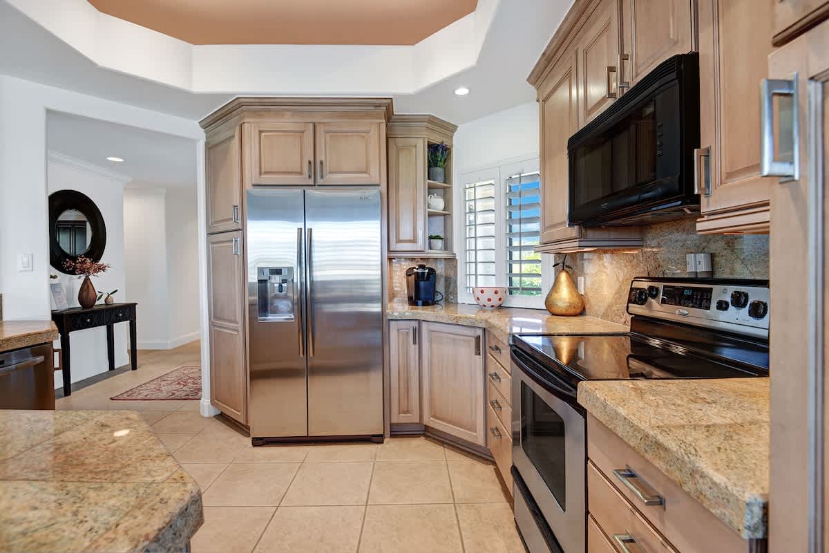 KITCHEN TIGHT