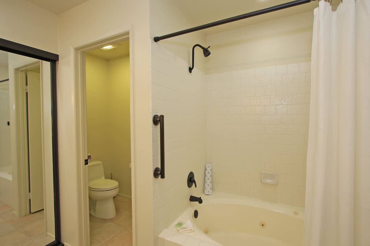 Bathtub