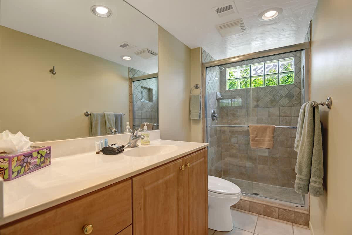 MAIN BATHROOM