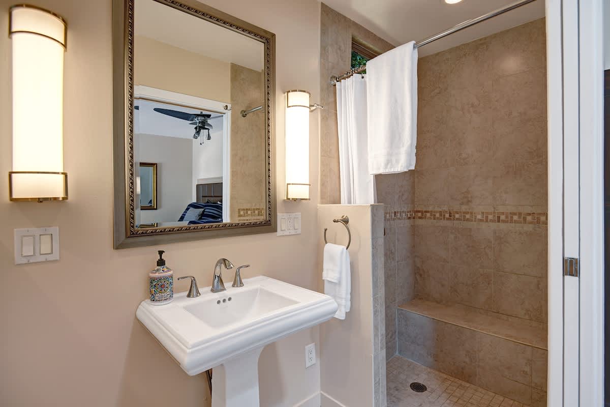 BEDROOM 2 BATHROOM