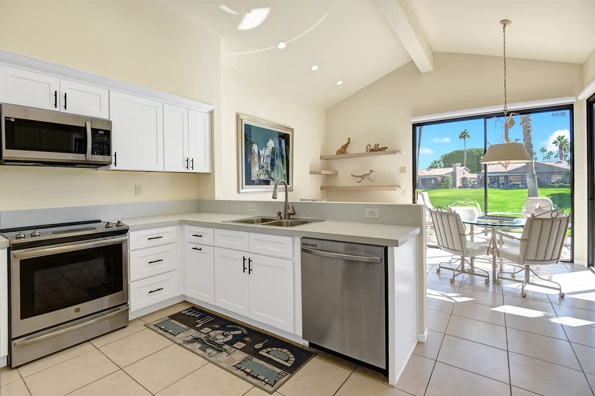 KITCHEN REVERSE.jpg mls