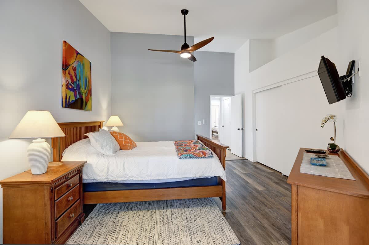 MAIN BEDROOM