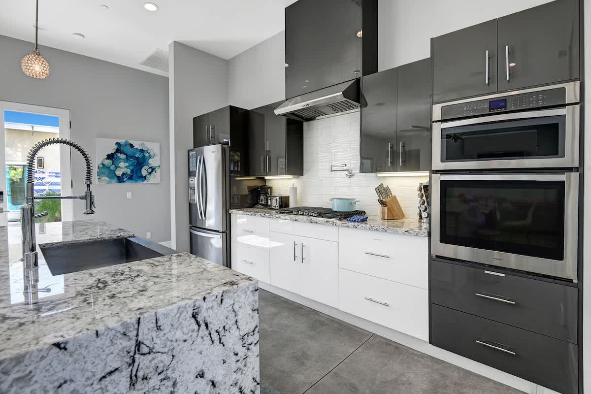 KITCHEN TIGHT