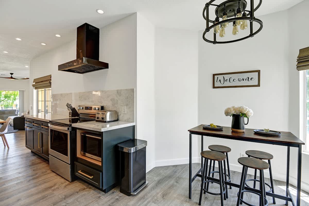 KITCHEN TABLE