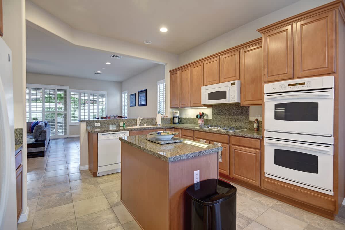 KITCHEN REVERSE