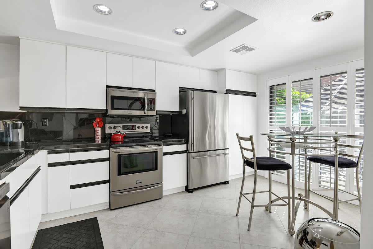 KITCHEN.jpg mls