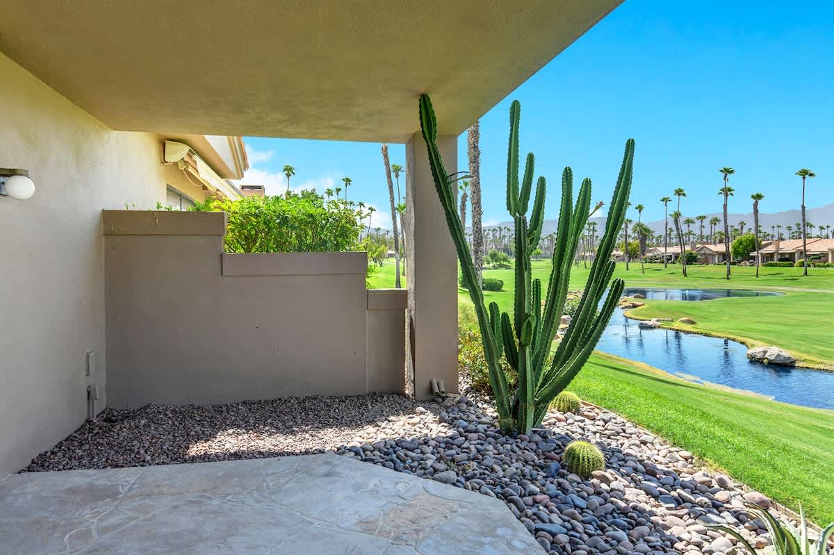 COVERED PATIO.jpg mls