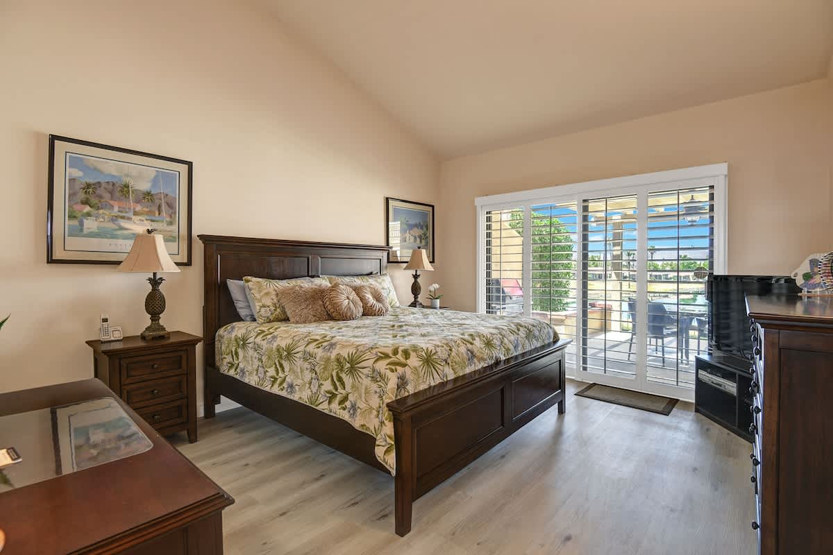 MAIN BEDROOM