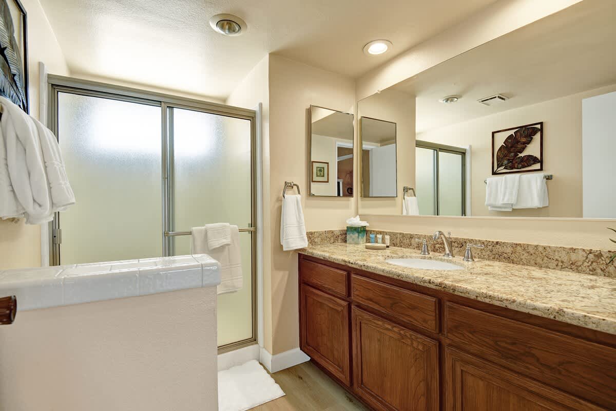 MAIN BATHROOM