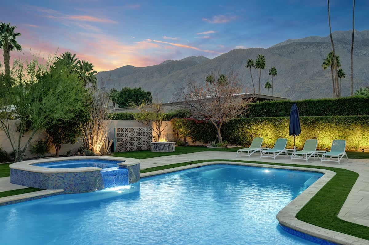 SUNSET POOL TIGHT