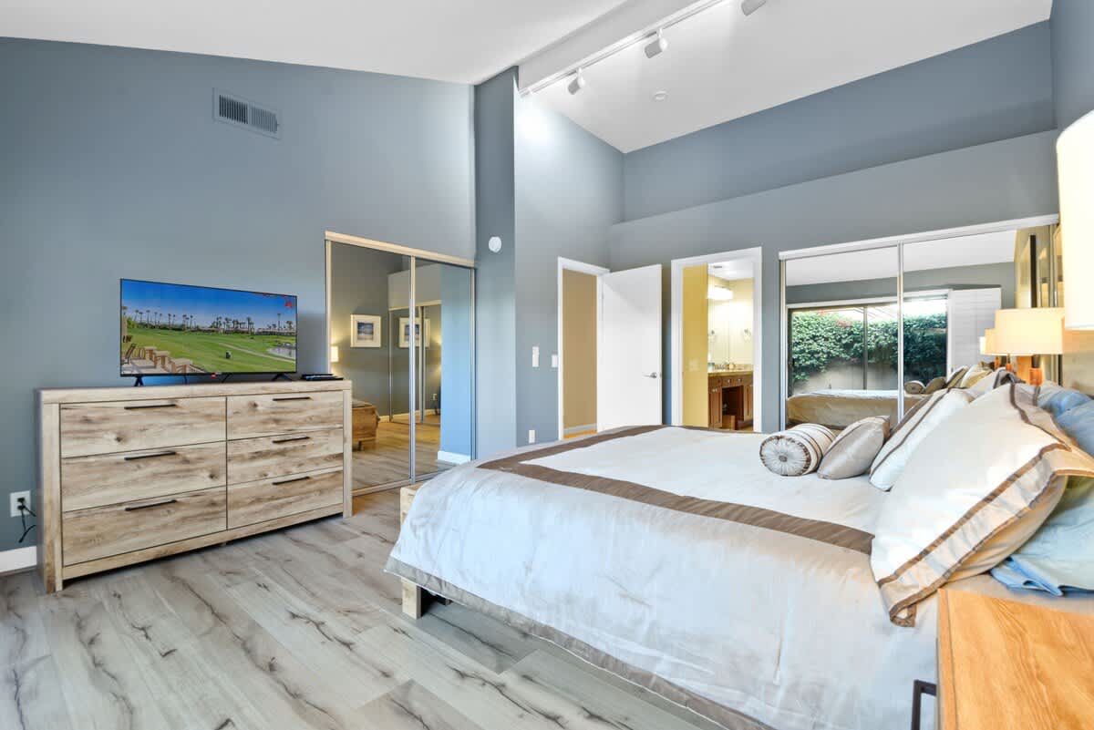 Queen Bed
