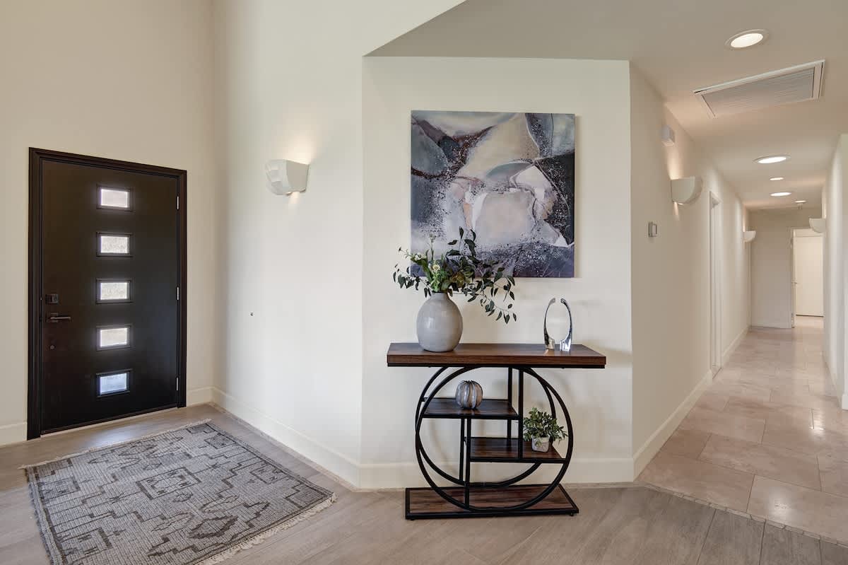 ENTRY WAY.jpg mls
